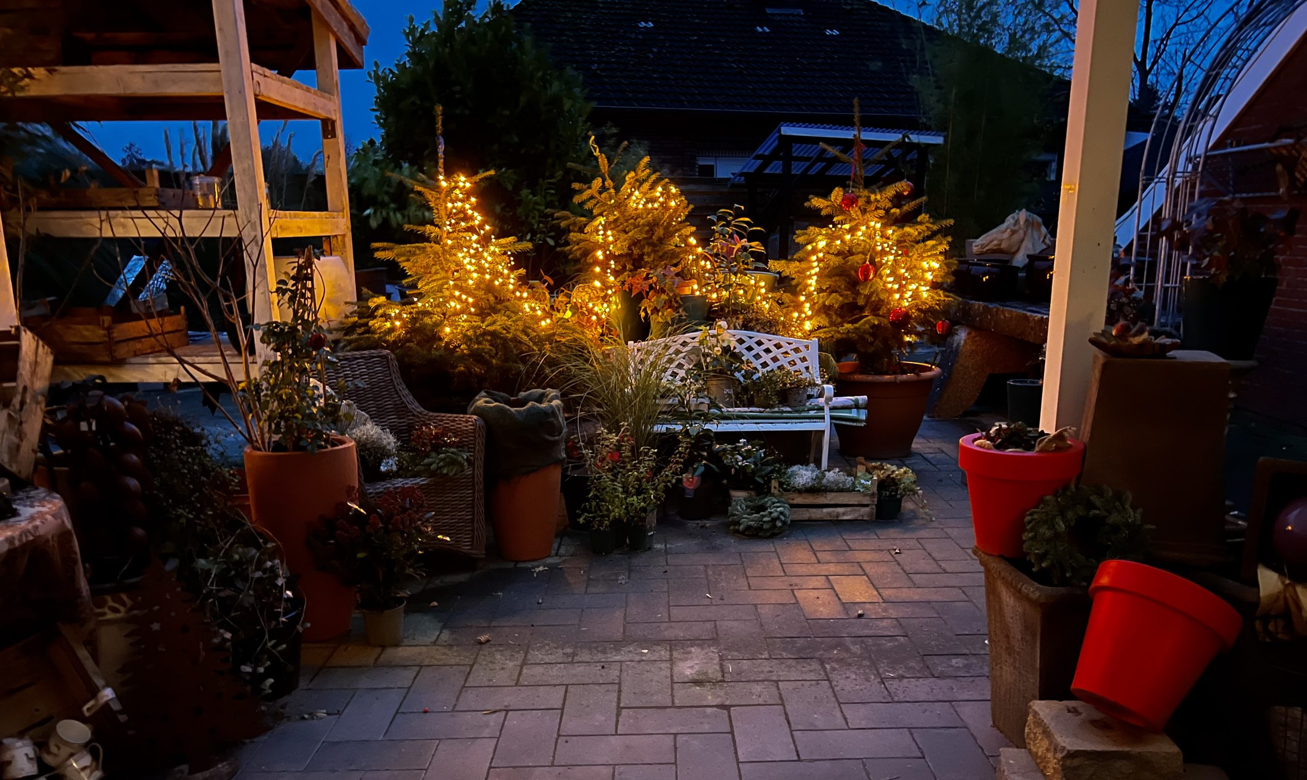 Im Laden der freien Gartenberaterin Erna de wolff bietet Gartenwerkzeug |Töpfe |Deko | Gartenmöbel | Vidroflor| Klangspiele | Ostfriesland