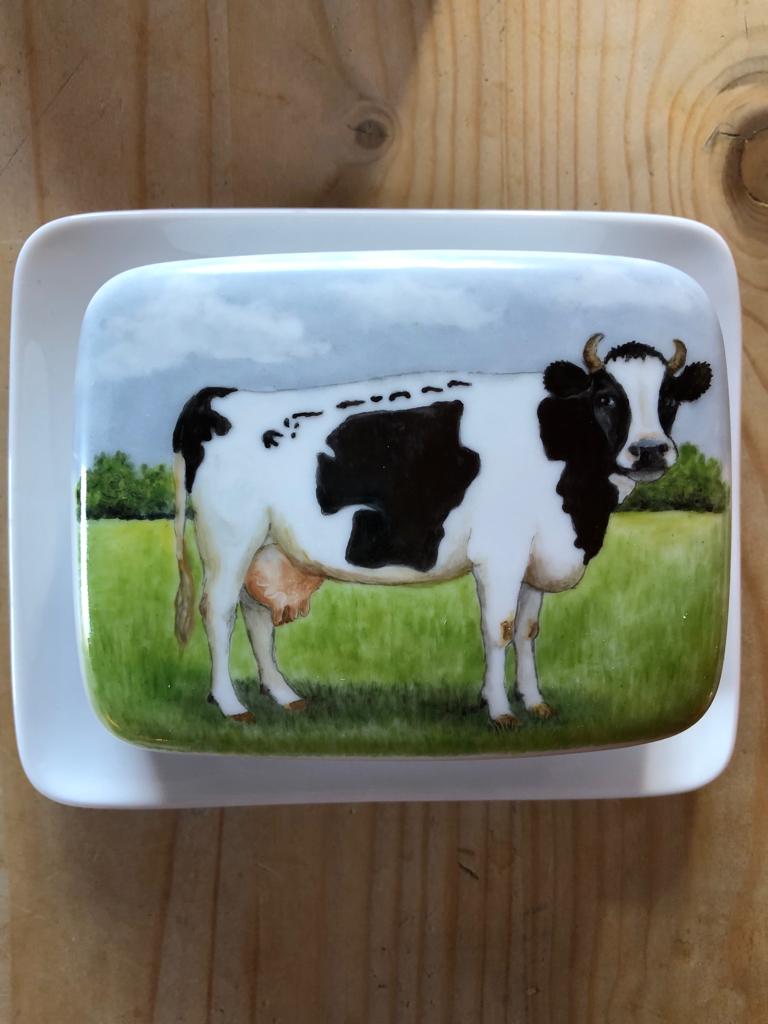 Ein Ausflugsziel für Norddeutschland ist Garten und Kunst de Wolff mit einem Laden, einen Flohmarkt, Dekoscheunen und einen 15 000 qm großen Ideengarten, Zukunftsgarten und Lehrgarten, für viele auch ein Impulsgarten und für Künstler 7 Kunstaussteller ein Schaugarten. Damit ein sehenswertes Ausflugsziel in Ostfriesland, an der Nordsee Norddeutschland direkt am Wasser. Der Garten ist ein Ausflugsziel in Ostfriesland an der Nordseeküste