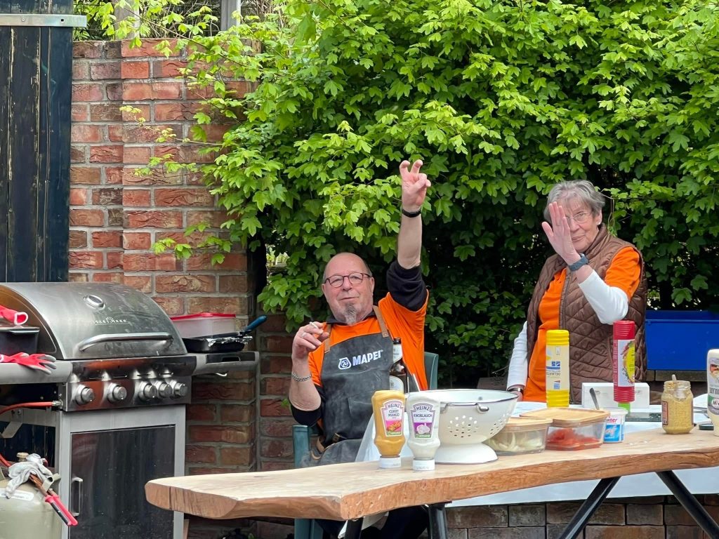 Mehr Informationen gibt es persönlich von der freien Gartenberaterin de Wolff www.freie-Gartenberatung.de von Garten und Kunst de Wolff für das raue Küstenklima in Wilhelmshaven , Cuxhaven, Friesland, Ostfriesland, Norddeich, Norden, Krummhörn, Hage, Berumbur, Großheide freie Gartenberatung Erna de Wolff aus Moormerland Ostfriesland Norddeutschland Niedersachsen Gartenplanung Beratung Gartenideen Garteninspiration von Erna de Wolff Gartenberatung Moormerland und Gartenplanung Ostfriesland Gartengestaltung in Niedersachsen Im Schaugarten Garten und kunst in Ostfriesland zeigt Gartenexperte viele Gartenideen