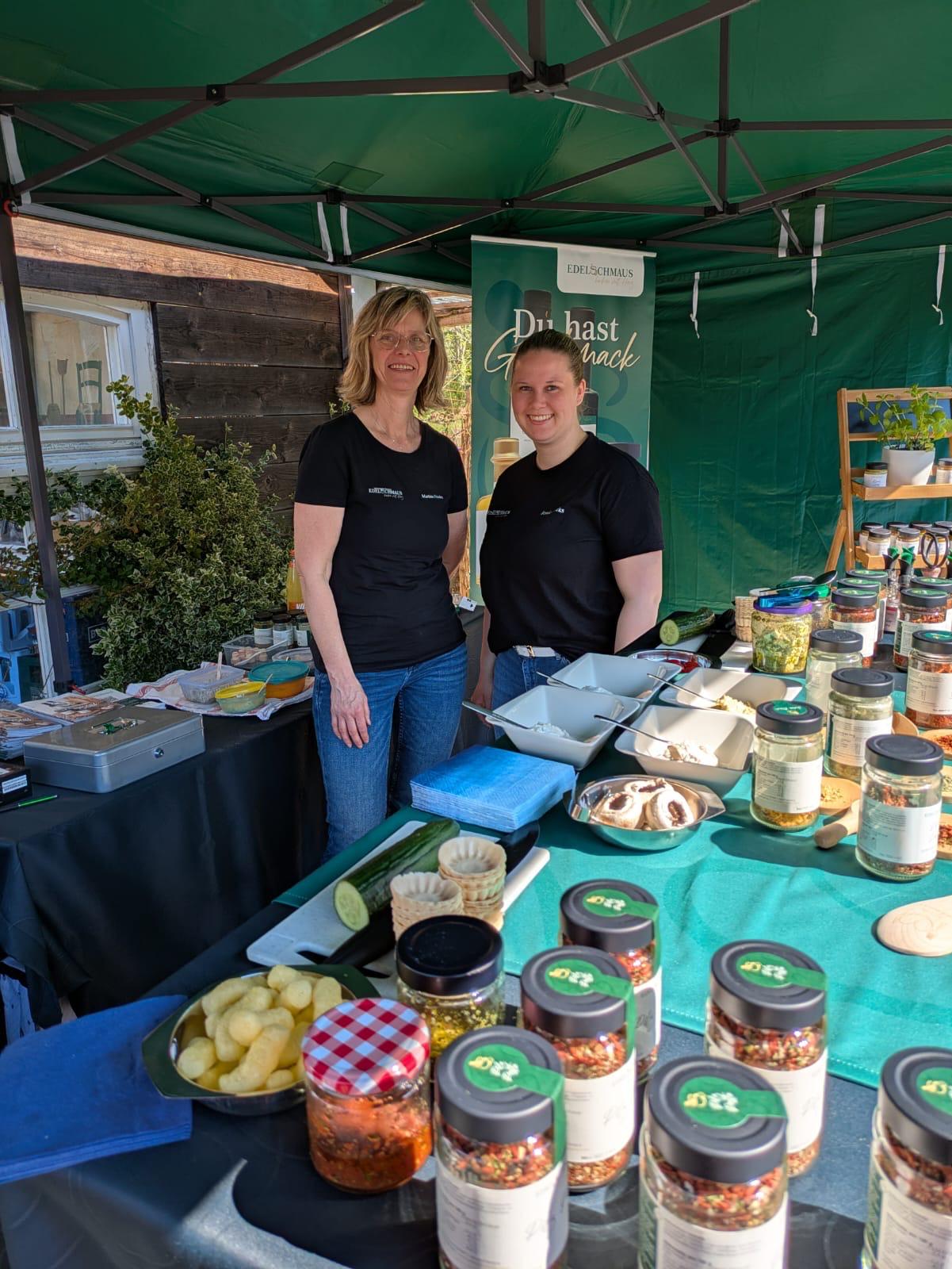 Garten und Kunstausstellung bei der freien Gartenberatung erna de wolff Ostfriesland Moormerland an der Küste Nordsee Leer Aurich Emden Niedersachsen fyp event