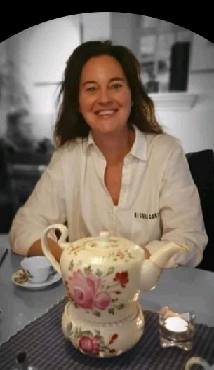 freien Gartenberaterin de Wolff www.freie-Gartenberatung.de von Garten und Kunst de Wolff für das raue Küstenklima in Wilhelmshaven, Cuxhaven, Friesland, Ostfriesland, Norddeich, Norden, Krummhörn, Hage, Berumbur, Großheide us Moormerland Ostfriesland Norddeutschland Niedersachsen Gartenplanung Beratung Gartenideen Garteninspiration von Erna de Wolff Gartenberatung Jheringsfehn Gartenplanung Ostfriesland Gartengestaltung in Niedersachsen Im Schaugarten Garten und Kunst in Ostfriesland zeigt Gartenexperte viele Gartenideen