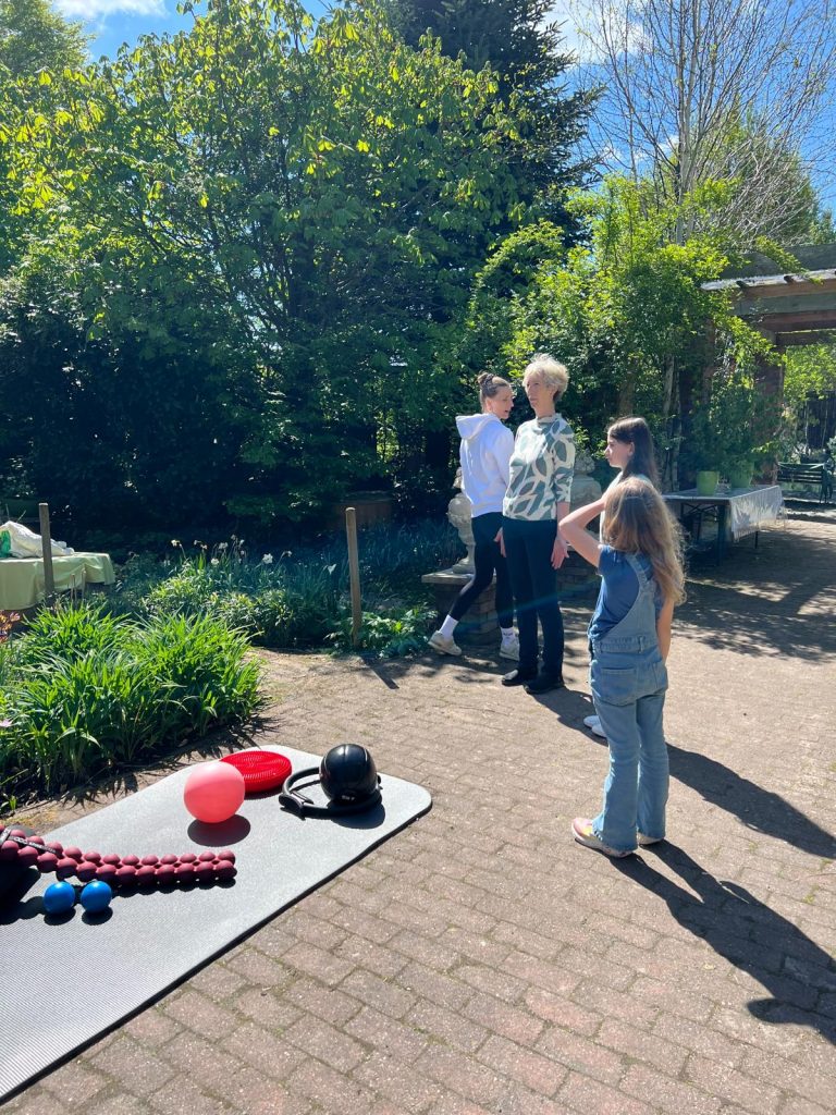 Kunstausstellung bei garten ud Kunst de Wolff Ostfriesland an der Küste Nordsee Niedersachsen Leer Aurich emden Event (8)